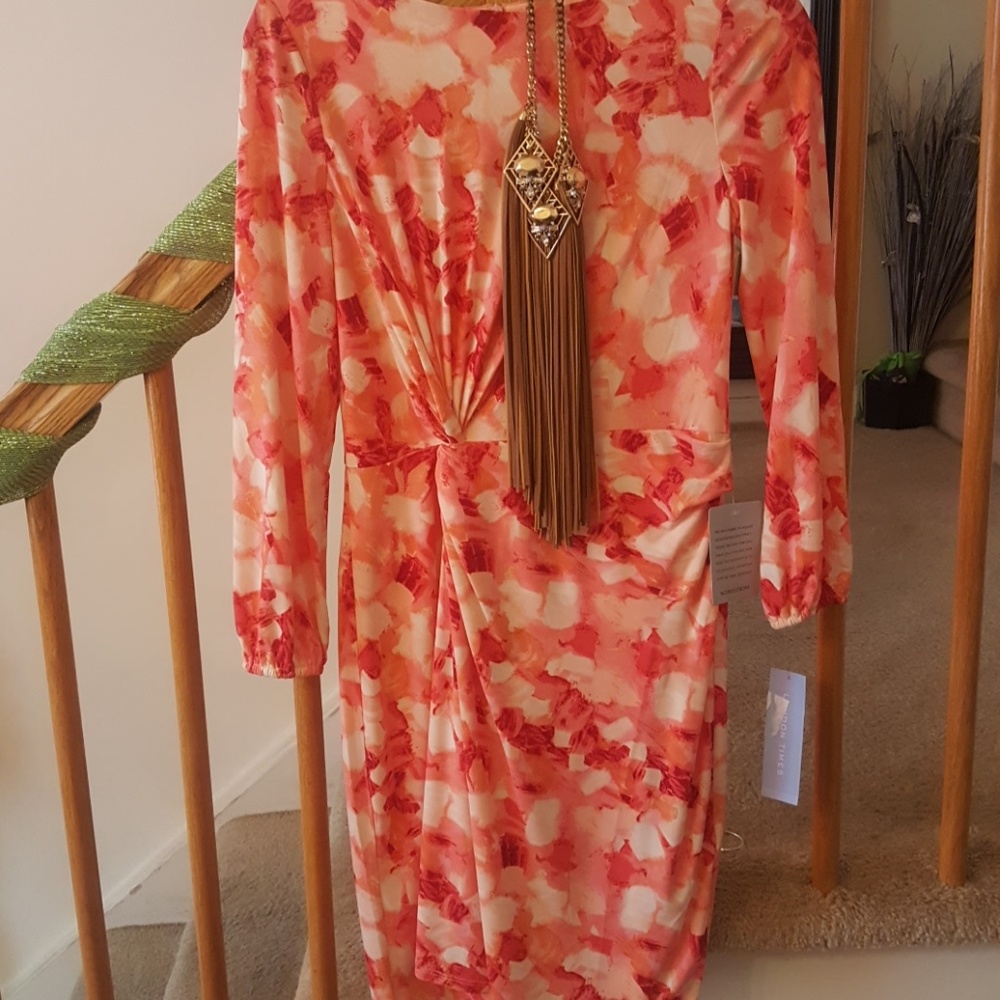 Dress - Picture 2 of 8